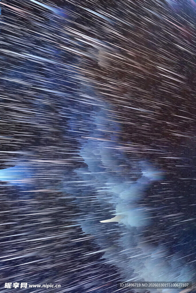 星轨夜空下的梦幻景象