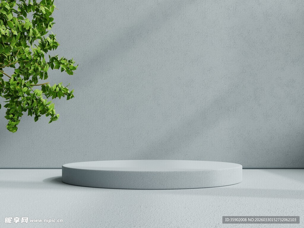 简约展台旁的翠绿植物