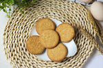 编织盘上的美味猴头菇饼干