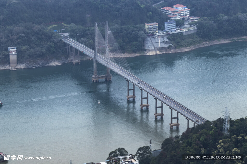 江上大桥风景