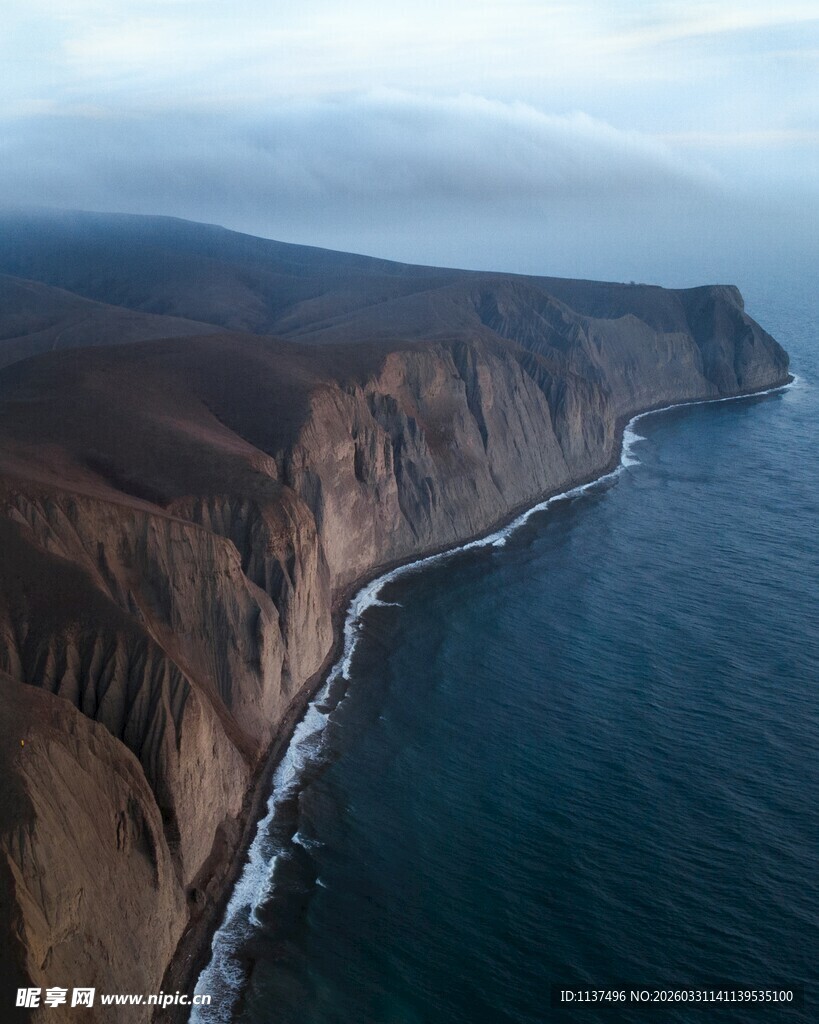 壮丽海岸悬崖俯瞰美景
