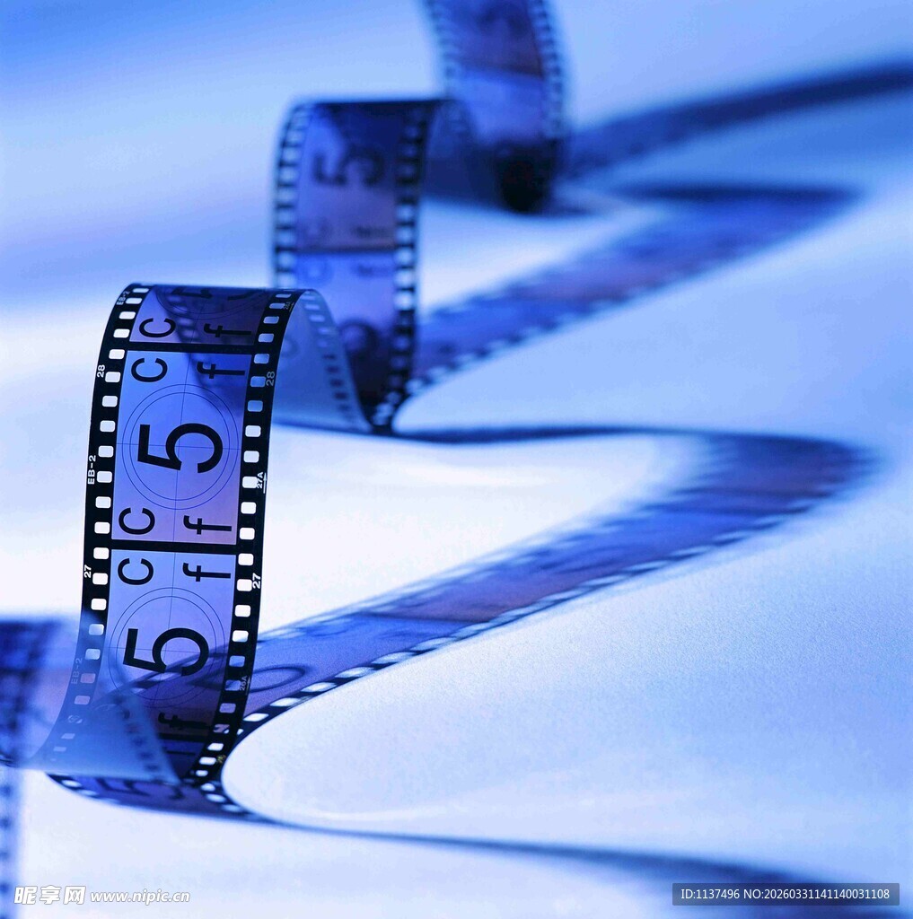 蓝色胶片卷 光影艺术感