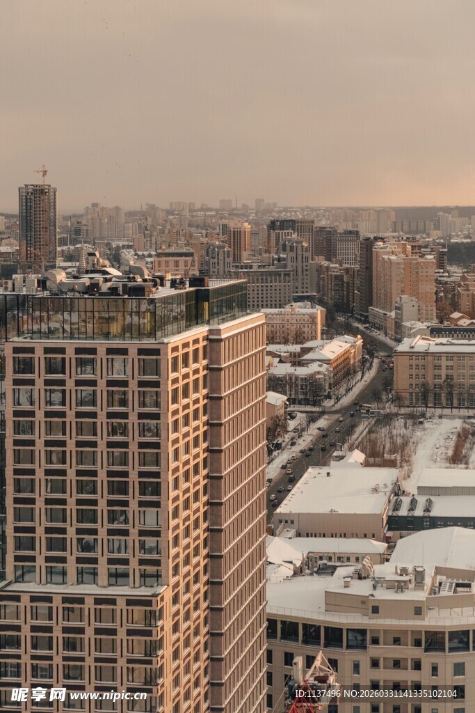 城市冬日高楼景观