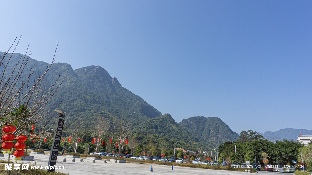 秀丽山景与道路景观