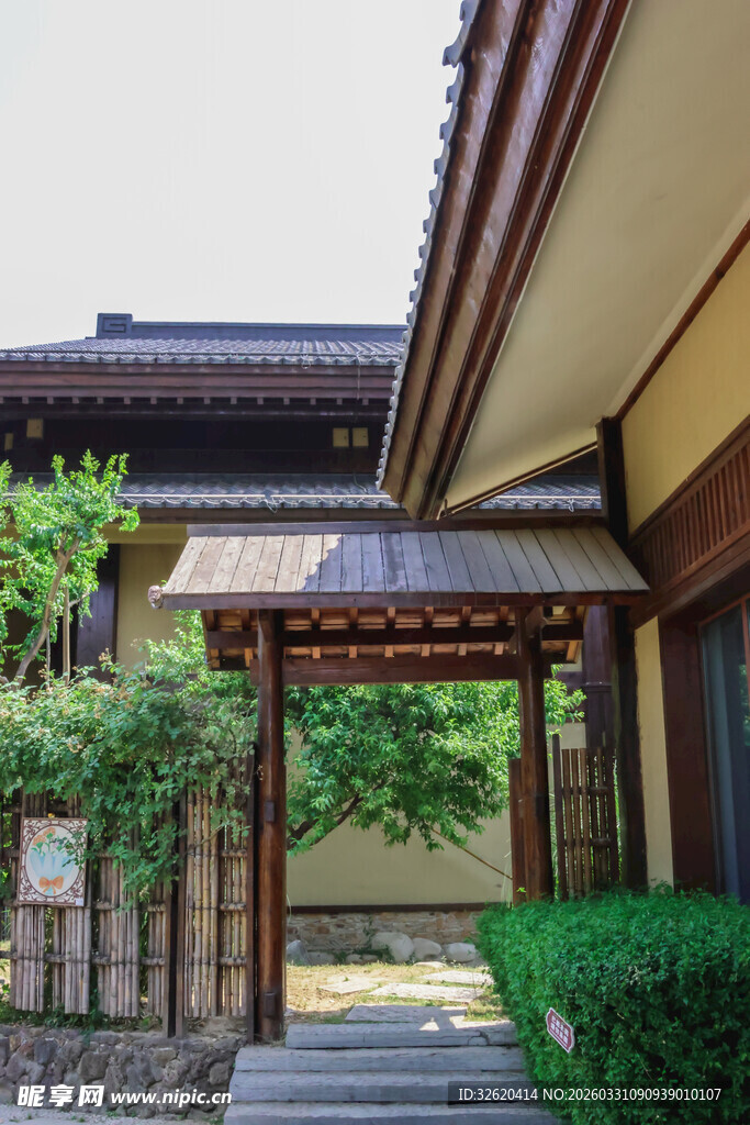 庭院木质门廊景观
