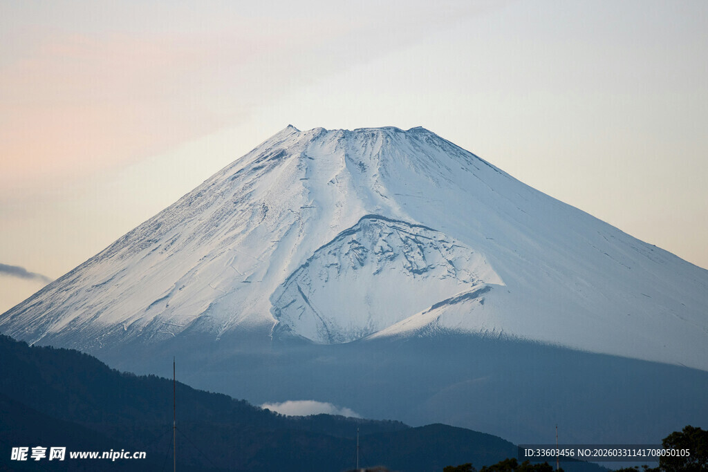 富士山壮丽雪景