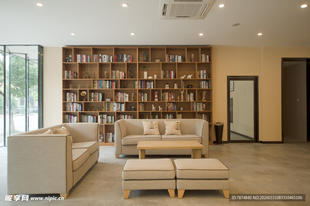 现代简约风舒适客厅空间