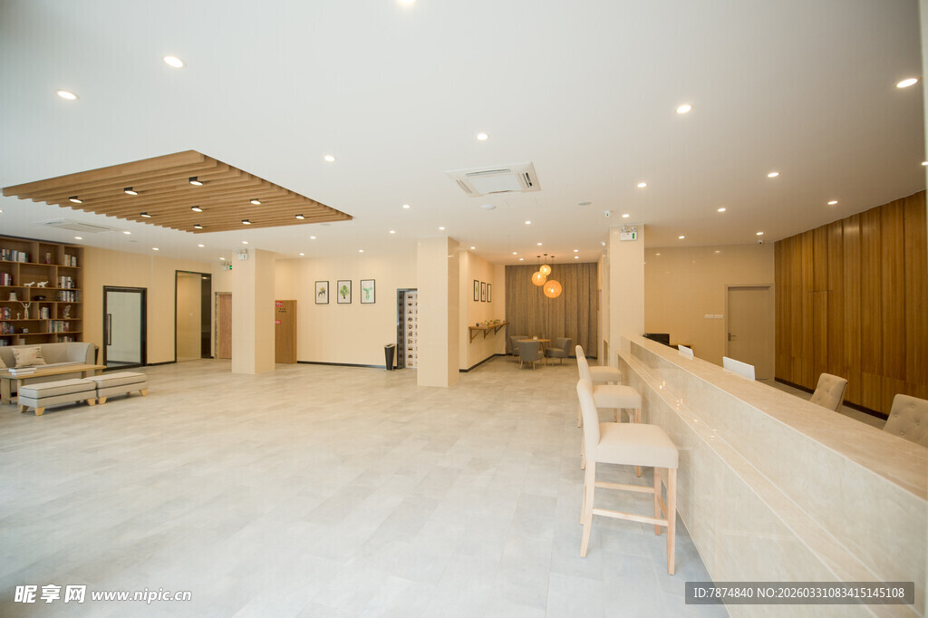 现代简约风宽敞室内空间