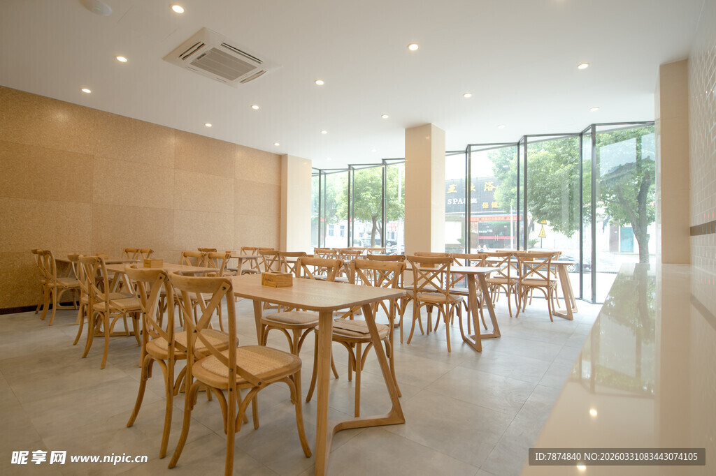 简约风餐厅室内桌椅布置