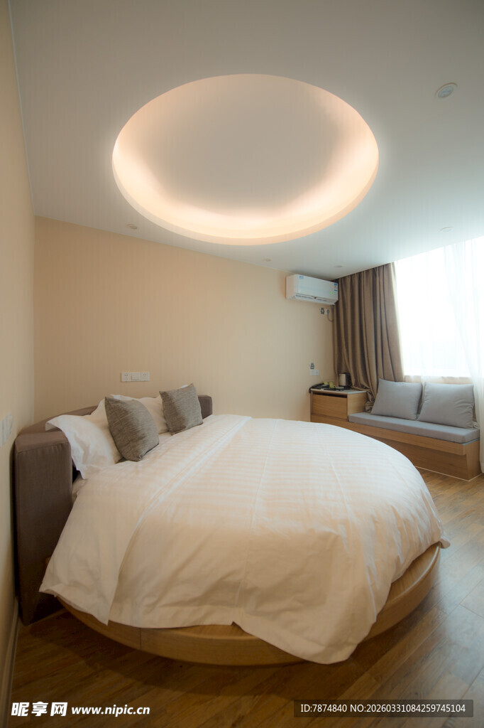 现代简约风格温馨卧室