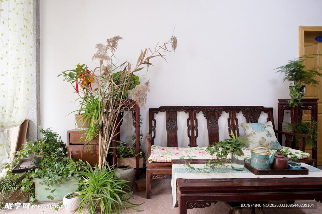 中式客厅 绿植装点温馨角落