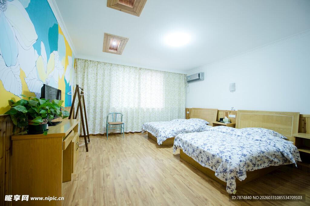 温馨双床卧室室内场景