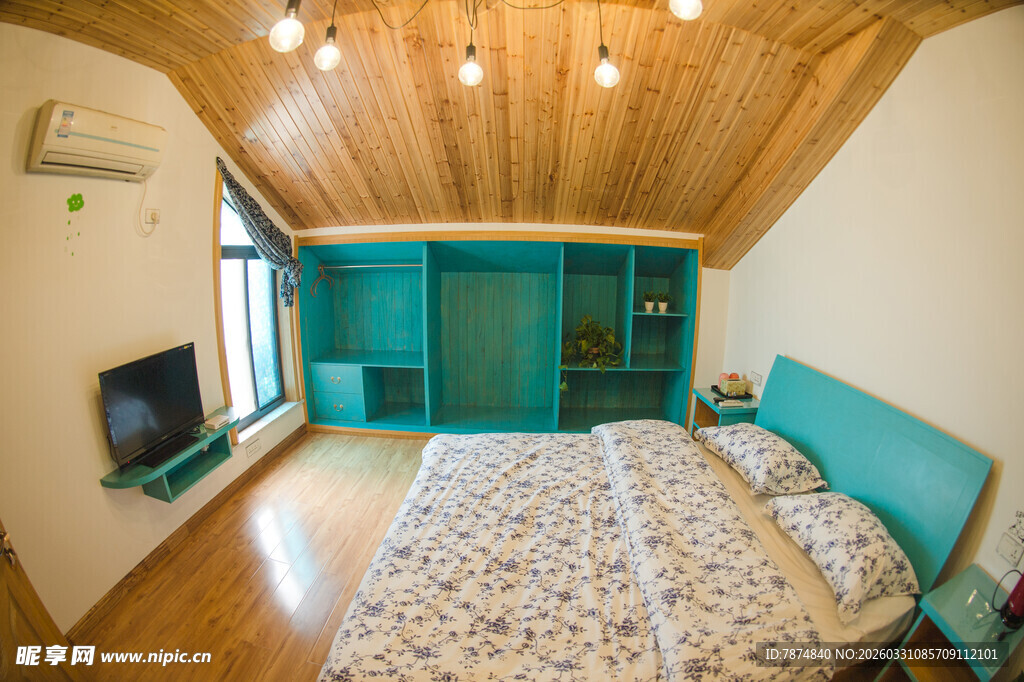 温馨阁楼卧室室内景致