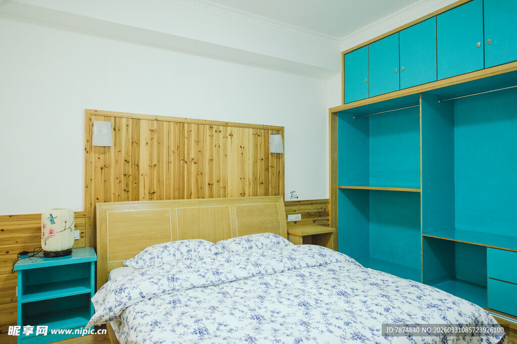 简约卧室 蓝木搭配风格