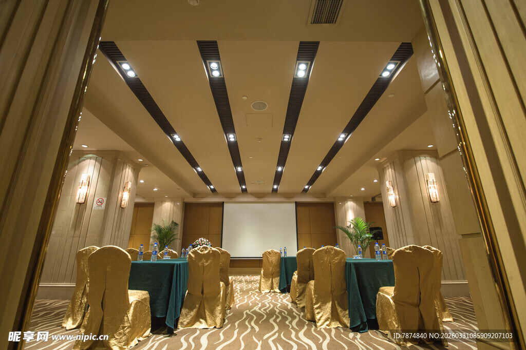 优雅宽敞的室内宴会场地