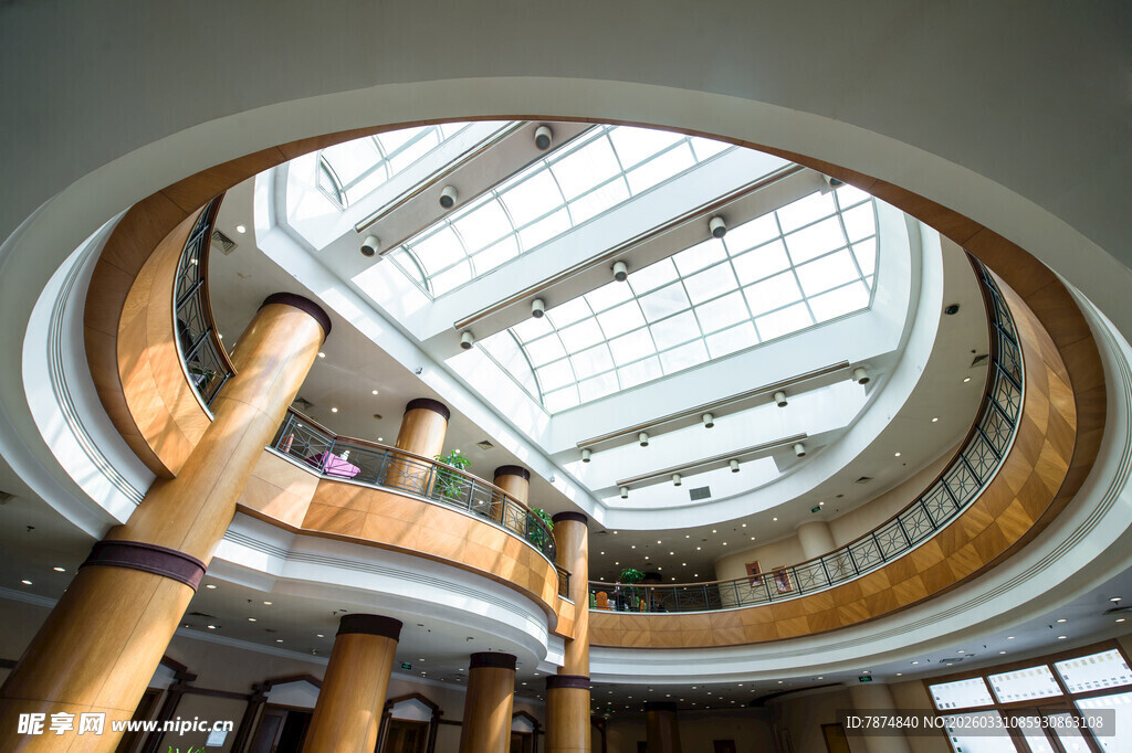 现代建筑内部的环形空间