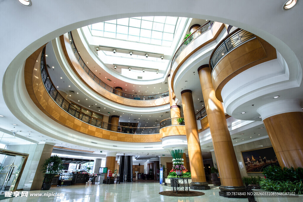 现代商场内部环形空间景观
