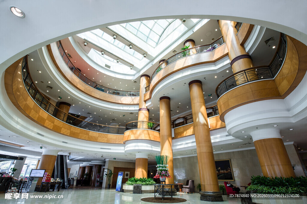 豪华商场内部中庭景观