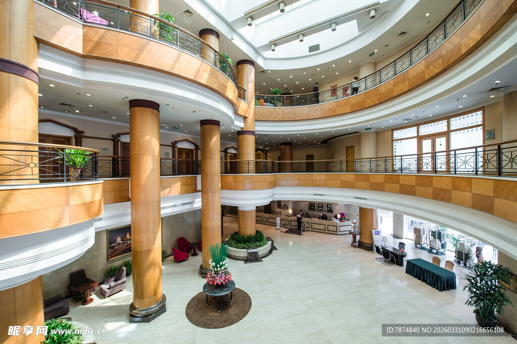 豪华多层室内公共空间