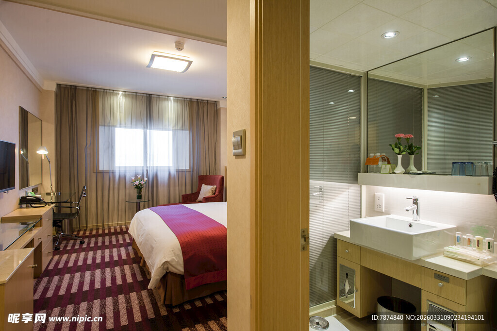 温馨舒适的酒店客房场景