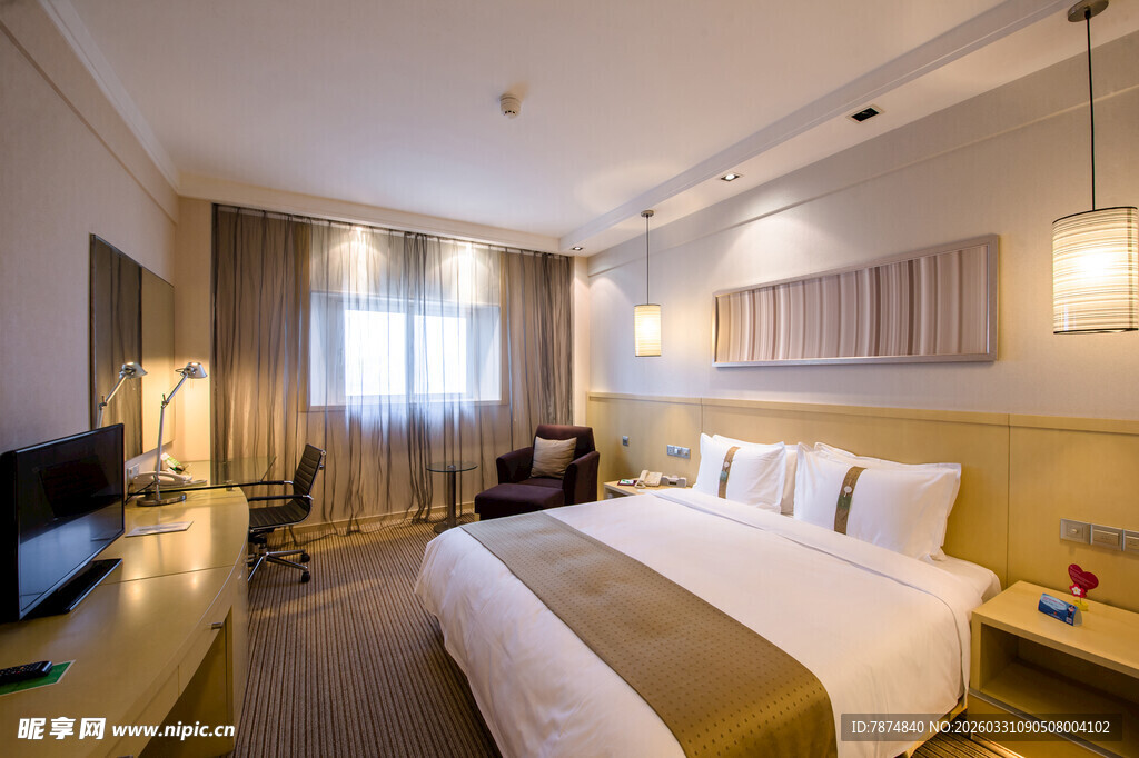 现代简约风格的温馨酒店客房