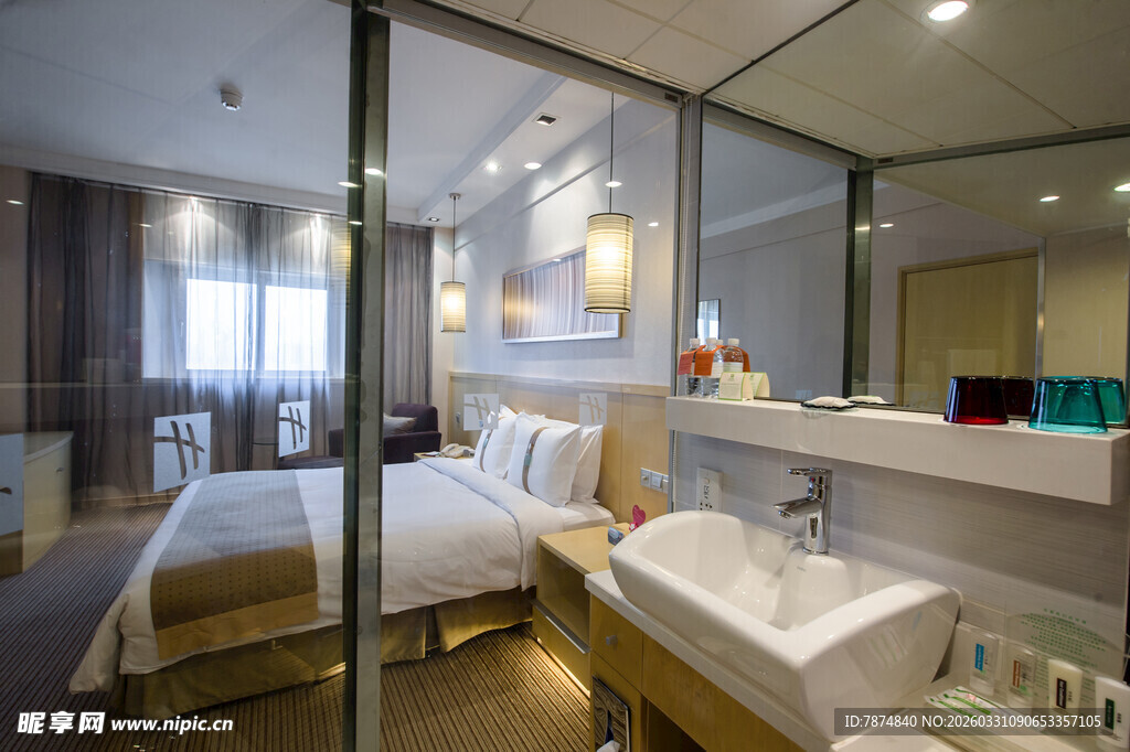 现代简约风格酒店客房内景