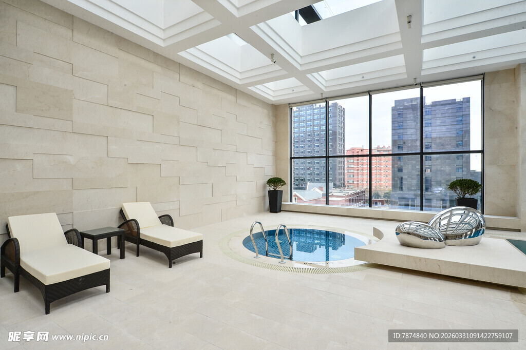 室内豪华泳池休闲空间