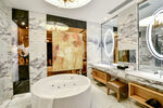 豪华大理石浴室优雅设计
