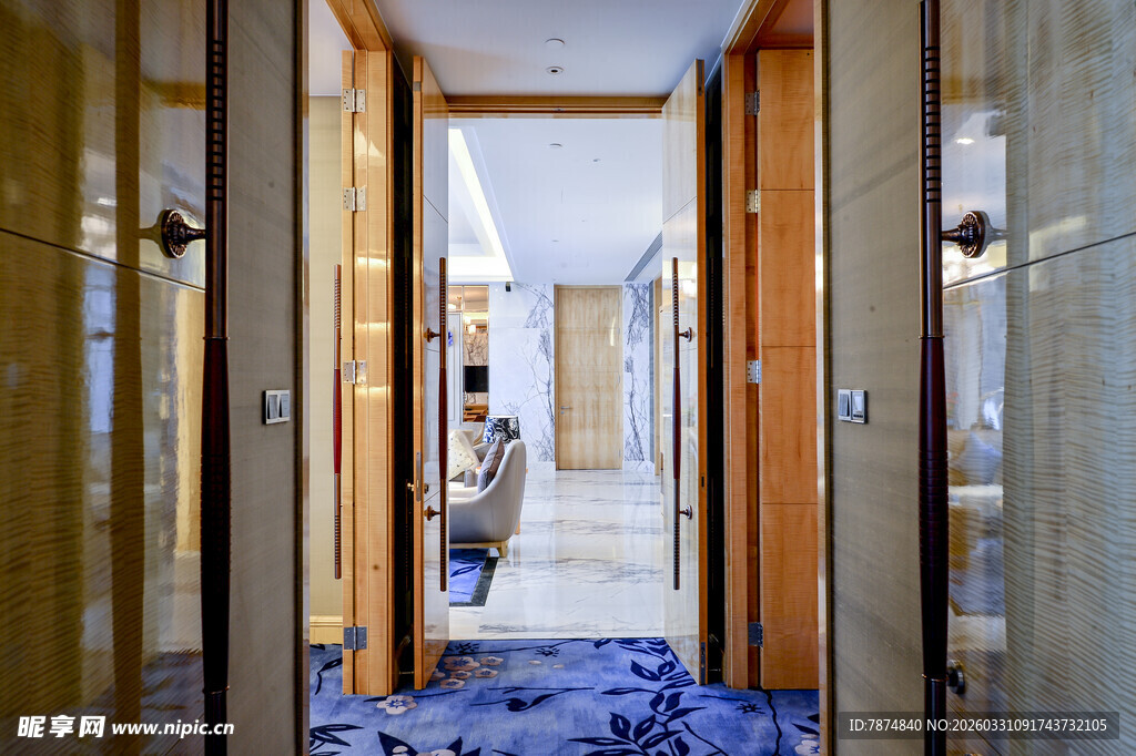 走廊尽头的静谧空间