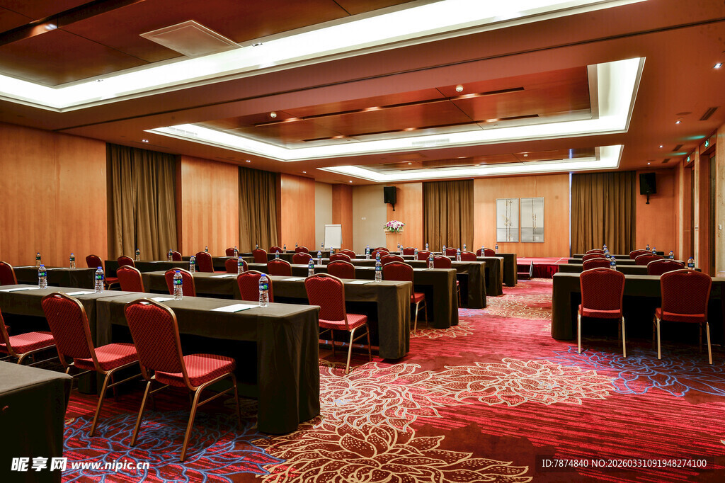 豪华宽敞的会议室场景