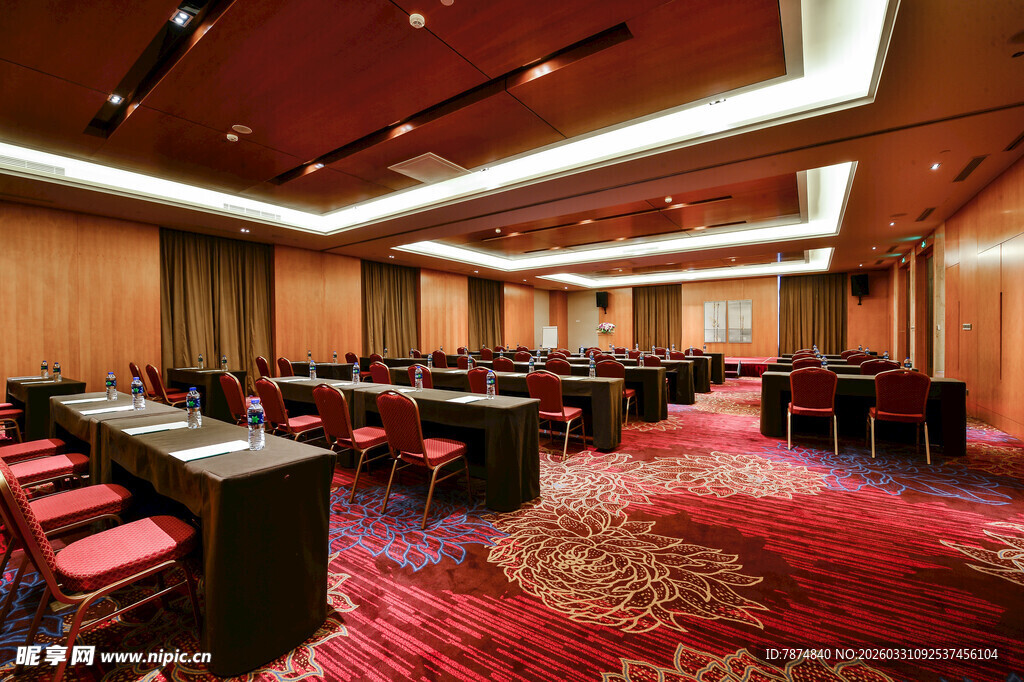 豪华会议室内部场景展示