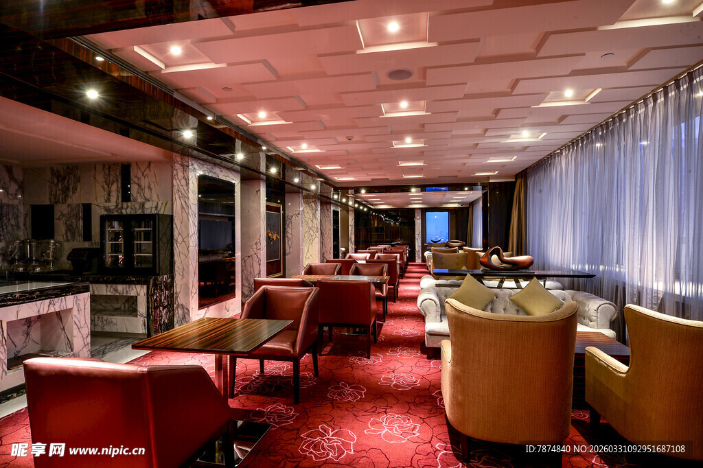 豪华邮轮内的舒适休息区