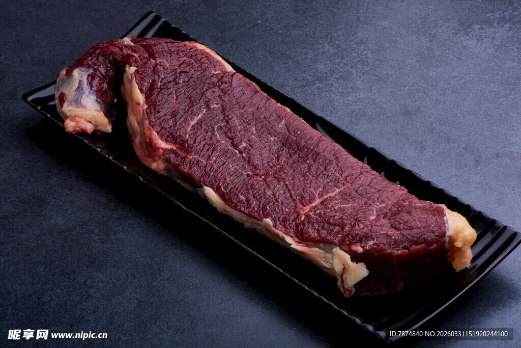 新鲜生牛排展示
