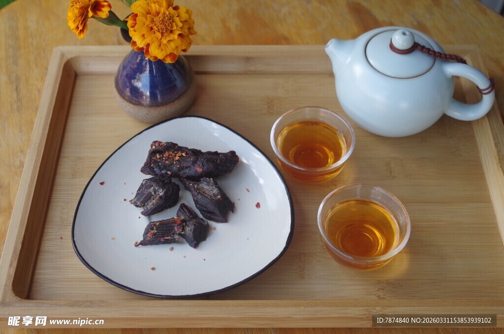 中式茶点与茶饮组合