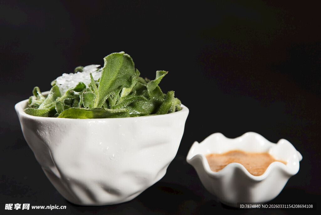 蔬菜沙拉配蘸酱