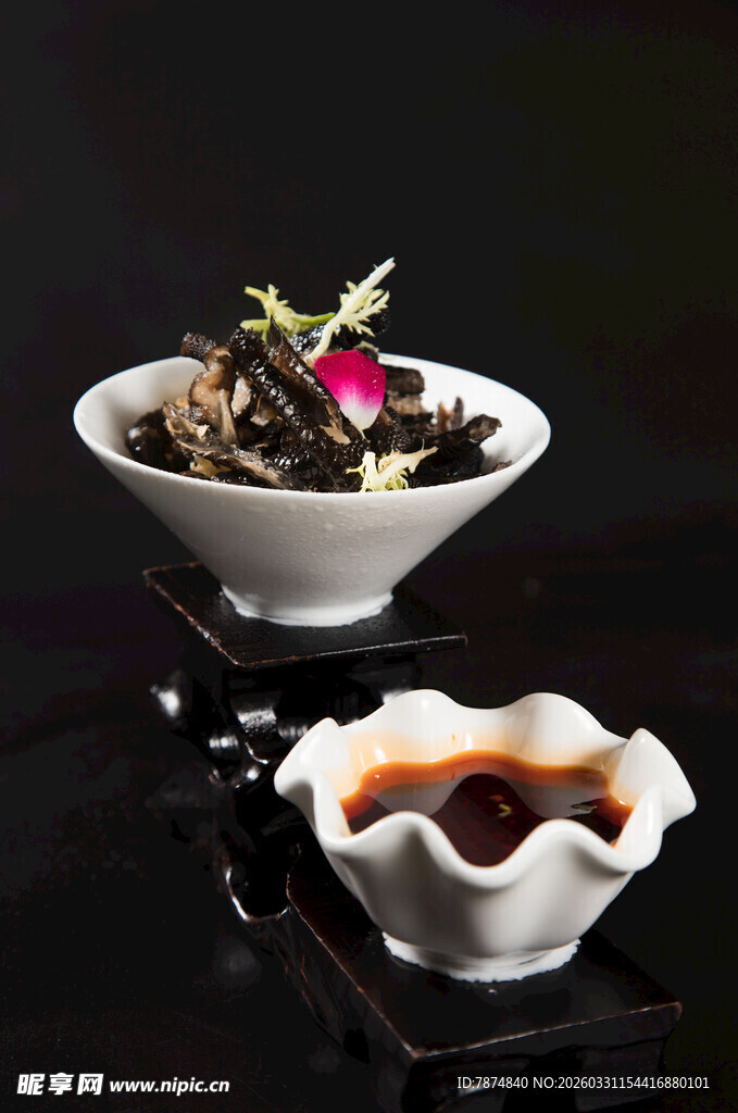 精致凉拌菜配蘸料