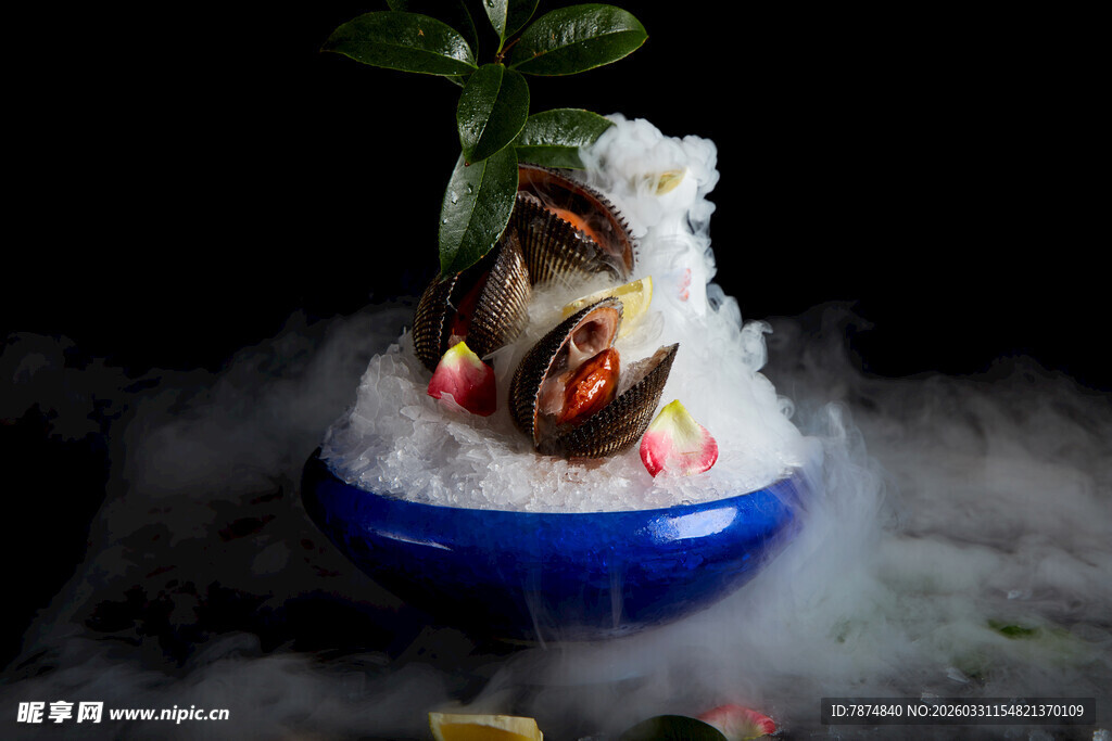 烟雾缭绕的海螺