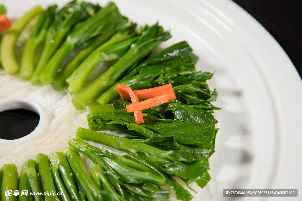 菜心摆盘造型精美