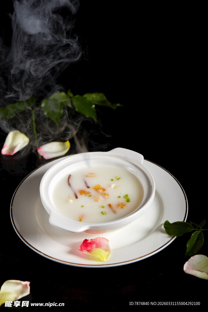 精致养生汤品 香气袅袅