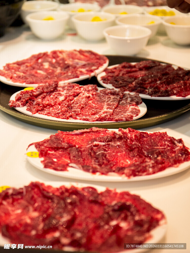 新鲜牛肉拼盘展示