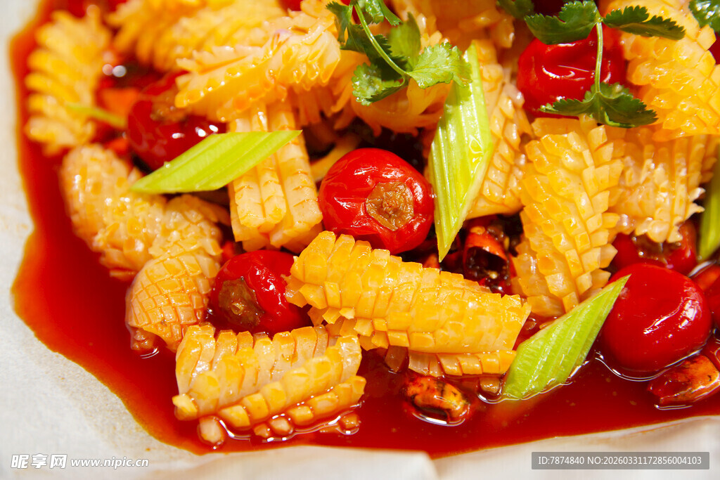 香辣可口的红油鱿鱼