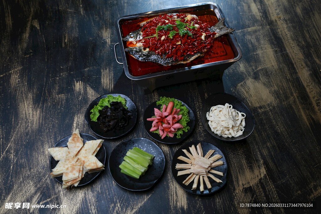 精致日式刺身拼盘美食