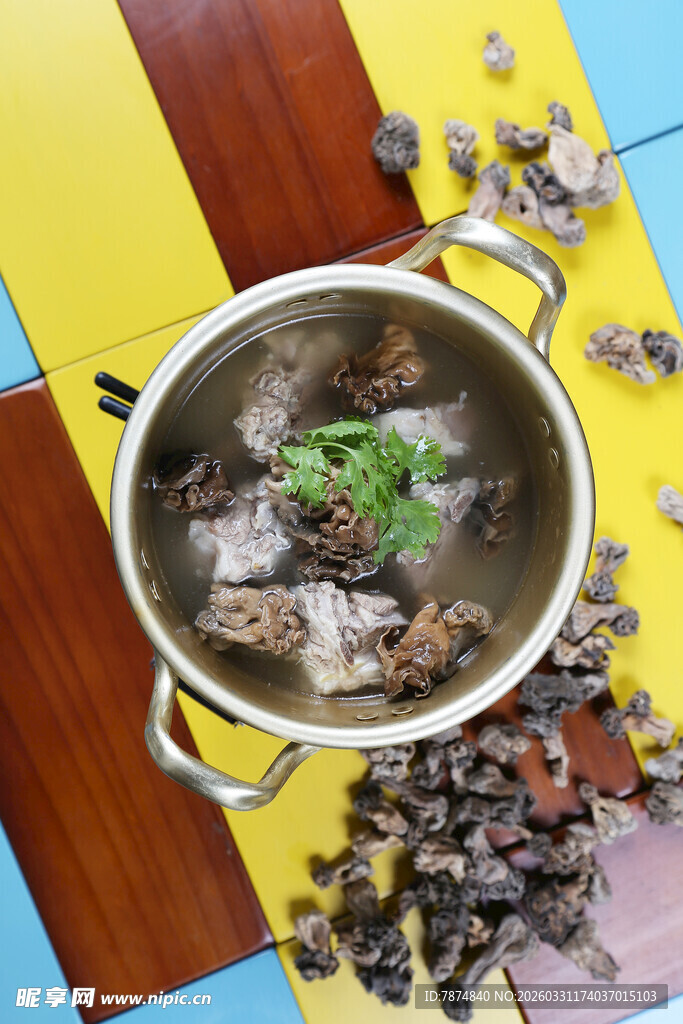 滋补牛尾汤 营养好滋味