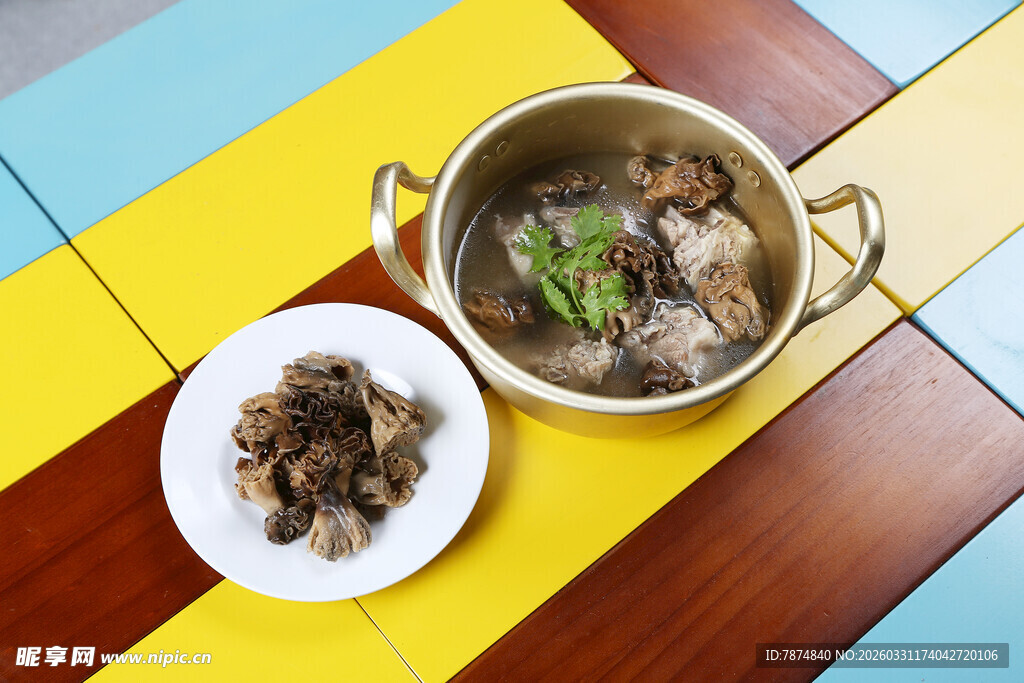 美味汤锅与配菜