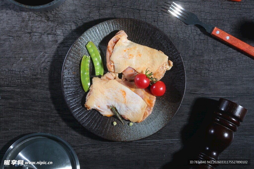 美味煎鸡胸配时蔬