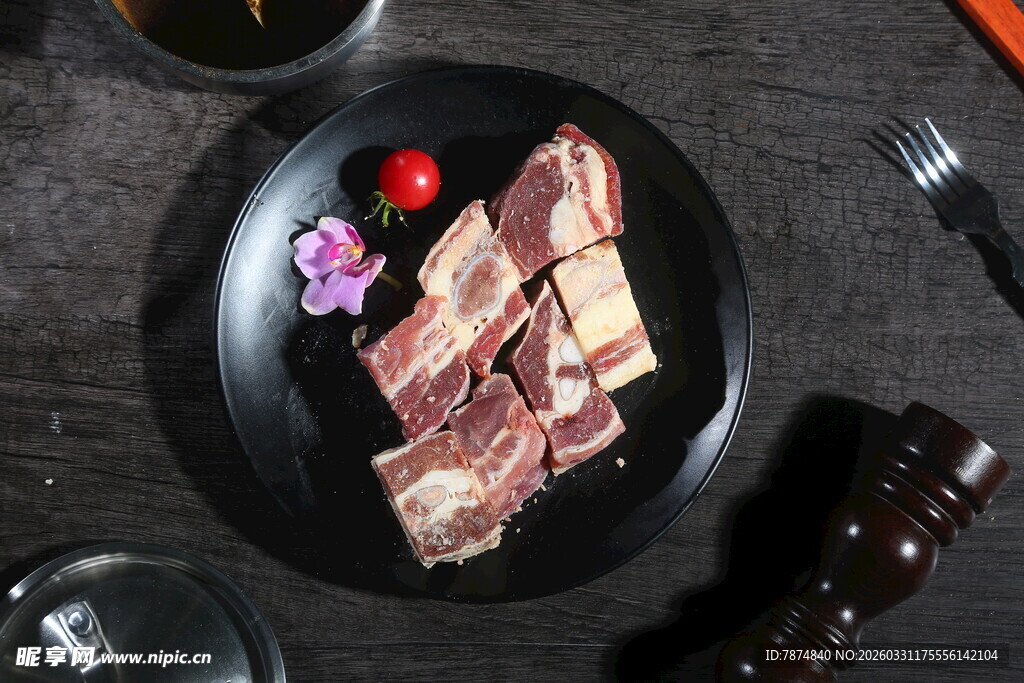 美味煎牛仔骨摆盘精致