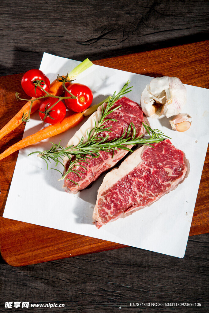 美味牛排摆盘展示