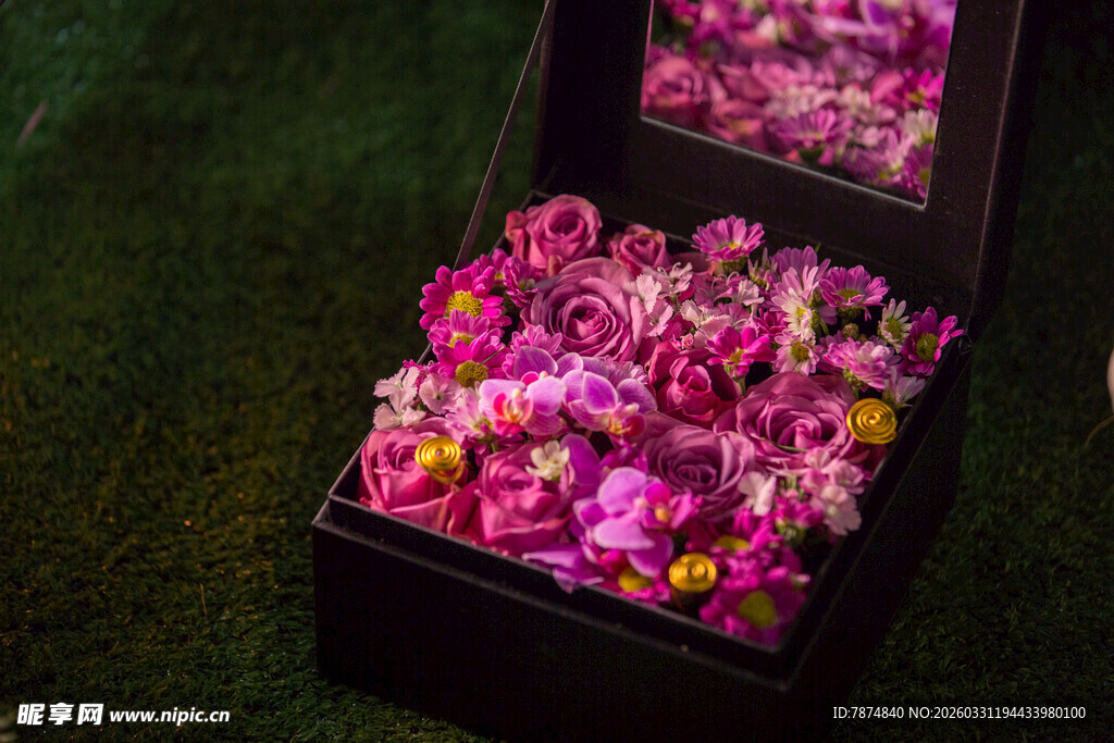 繁花满盒 绽放绚烂色彩