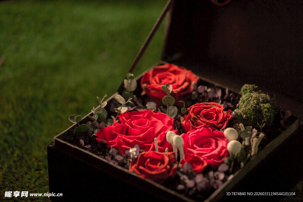 红玫瑰礼盒 浪漫之选