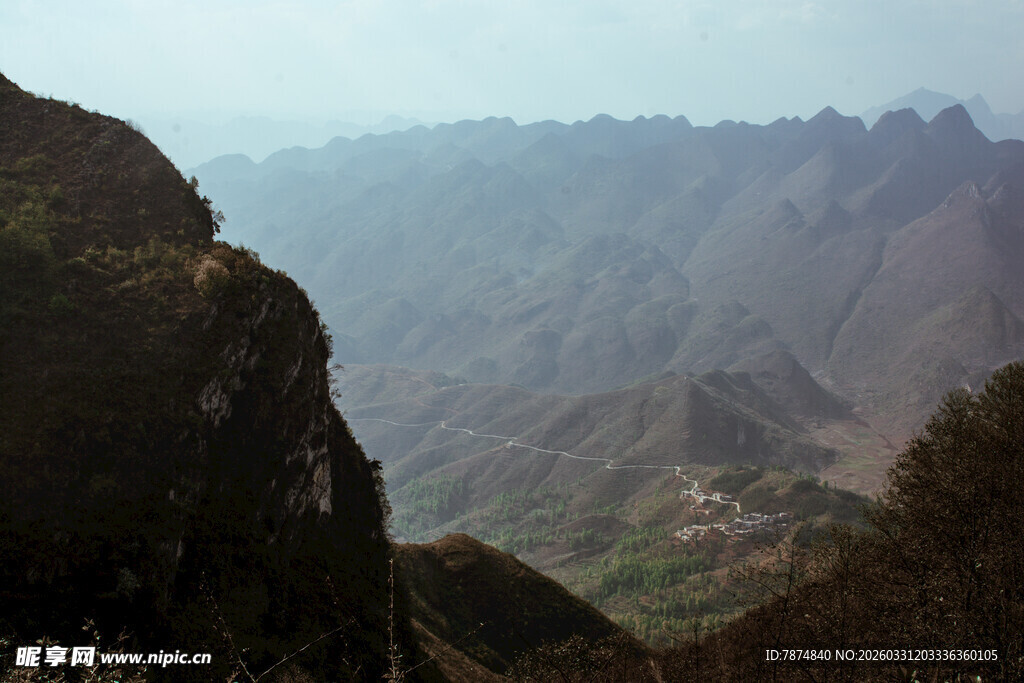 壮丽山景 领略自然之美